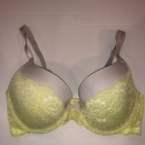 34DD Victoria Secret Bra